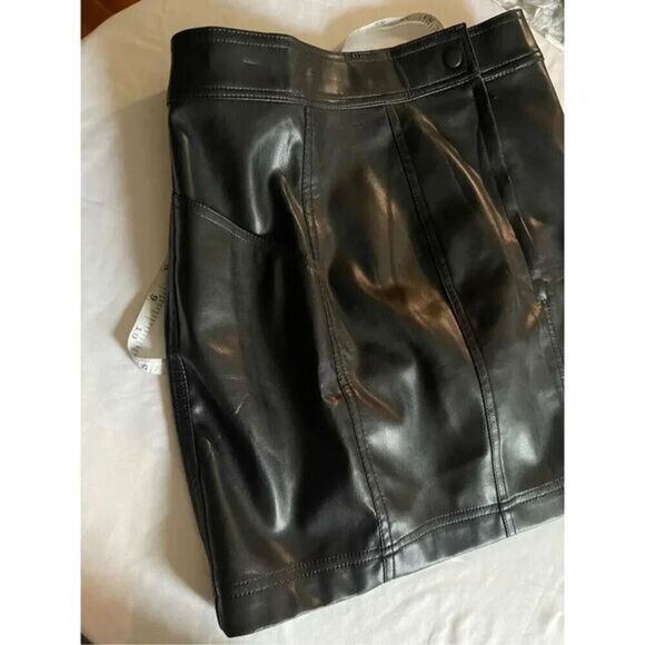 SK1 H&M Vegan Leather Mini Cargo Skirt Size‎ 4 - Picture 5 of 6